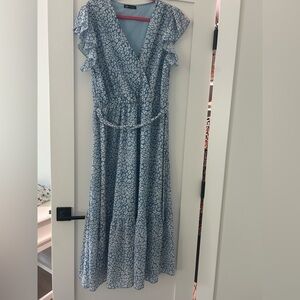 Elegant Blue Leopard Patterned Wrap Dress